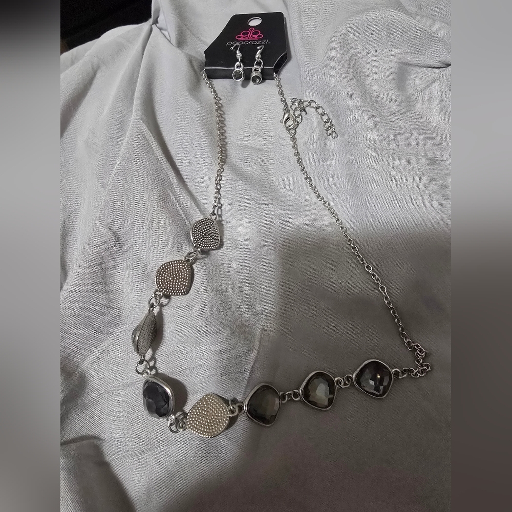 Paparazzi necklace and earings